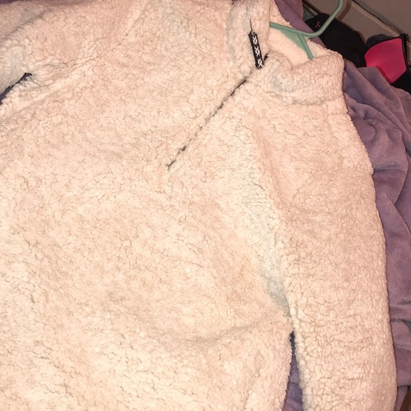 Pullover - Picture 1 of 2